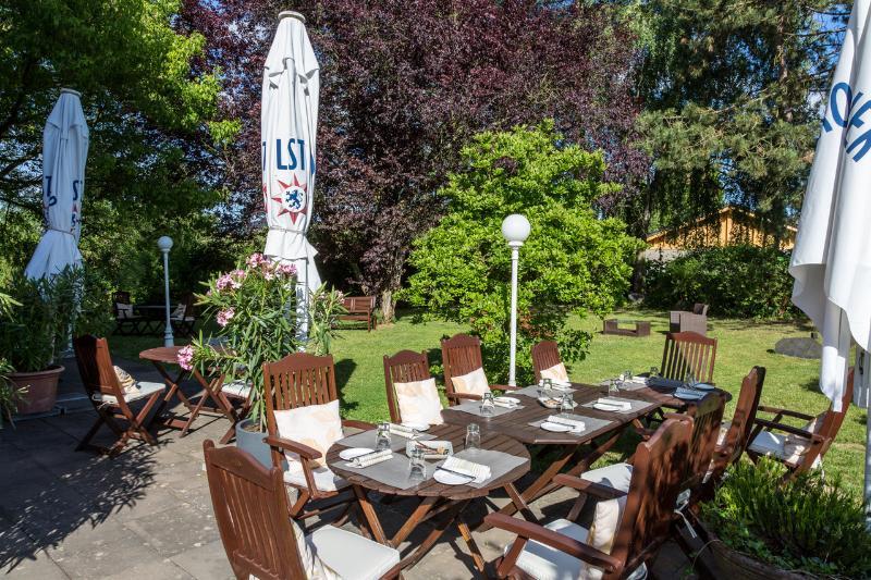 Weinhotel Ayler Kupp Экстерьер фото